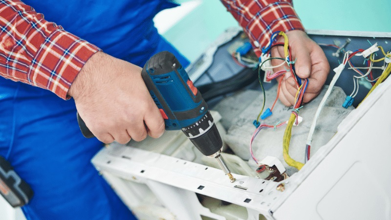 Selendi Tcl Tcl çamaşır makinesi kart tamiri – Su almama arızası orijinal parça ile giderildi. - Teknik servis örneği